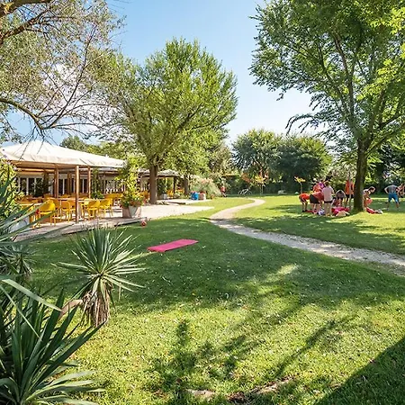 Estivo Premium Deluxe Mobile Homes On Ca Savio